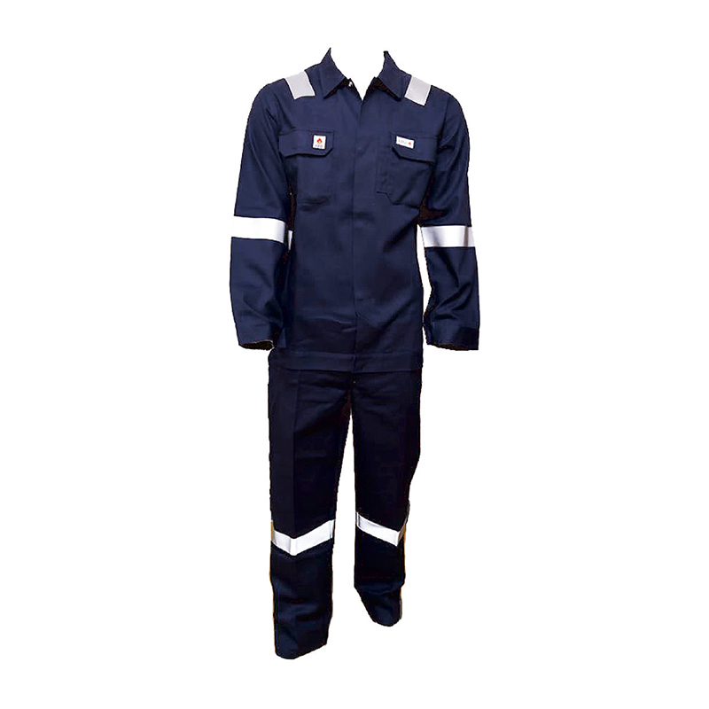 What Critical Protective Elements Define Professional Oil Field Workwear?